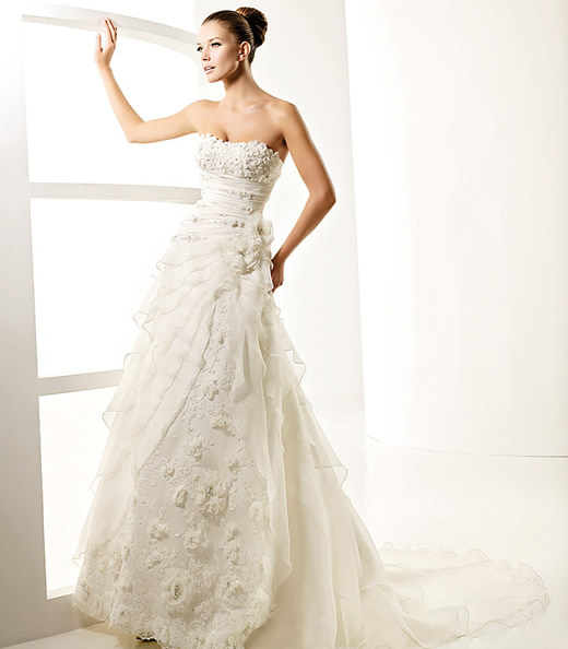 avance-la-sposa-2010-modelo-laguna_b