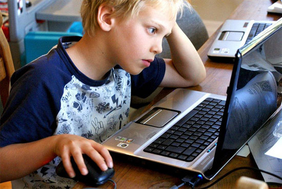 boy-using-laptop