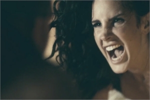 lana-del-rey-se-proklhtiko-video-thriler